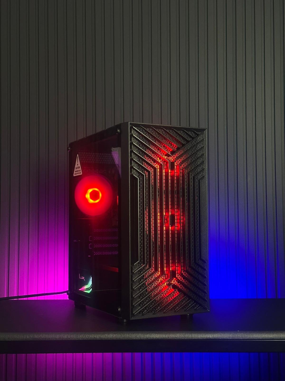 PC GAMING RYZEN 7 8700G / 16GB DDR5 / NMVE 500GB